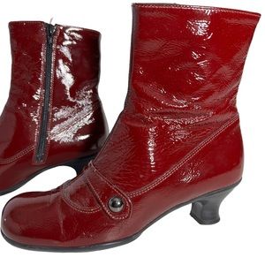 LA CANADIENNE | Red Patent Leather Granny Boots Side Zip Square Toe 7.5